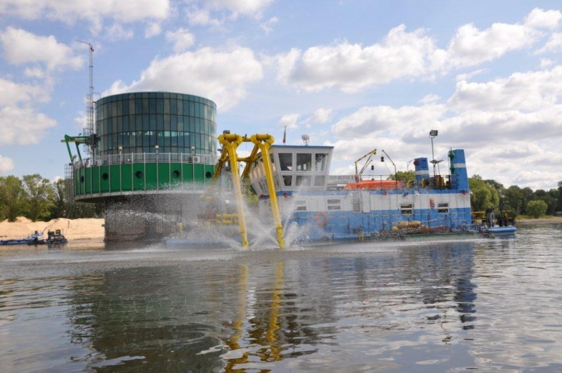 „Gruba Kaśka” i pracujący spulchniacz hydrauliczny „Chudy Wojtek”